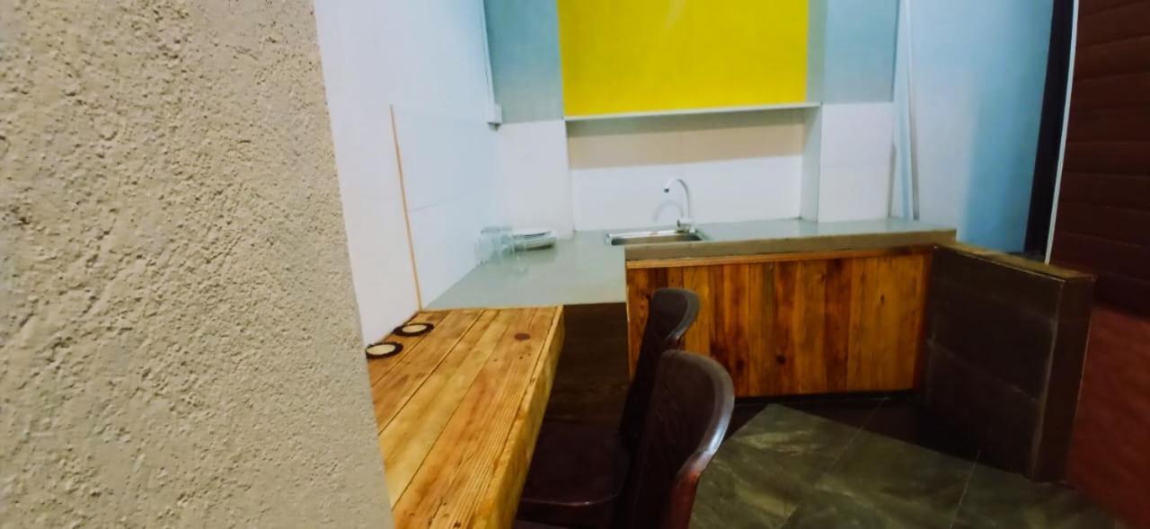 Yak City Apartments Канди Экстерьер фото